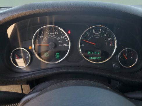 Used 2015 Jeep Wrangler Unlimited Sahara AWD/4WD image 24