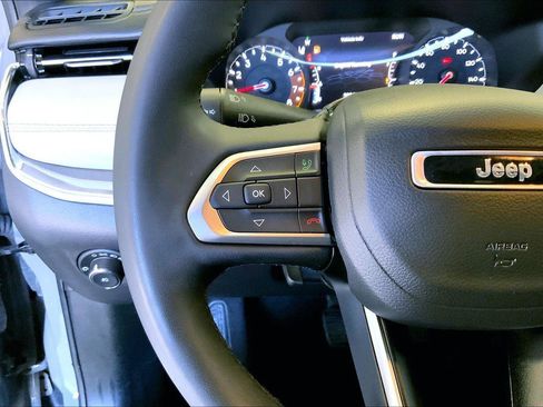 Certified 2023 Jeep Compass Limited AWD/4WD image 18