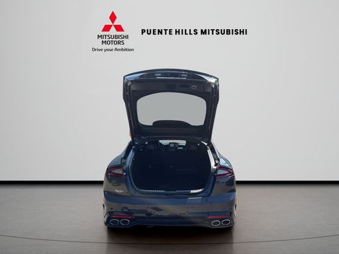 Used 2021 Kia Stinger GT2 RWD image 9
