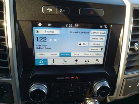 Used 2017 Ford F150 Lariat w/ Equipment Group 502A Luxury AWD/4WD image 20