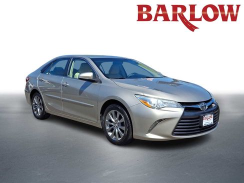 Used 2016 Toyota Camry XLE FWD image 1