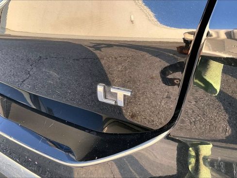 Used 2021 Chevrolet Equinox LT FWD image 27