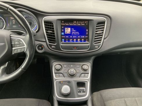 Used 2016 Chrysler 200 Limited w/ Anniversary Edition FWD image 27