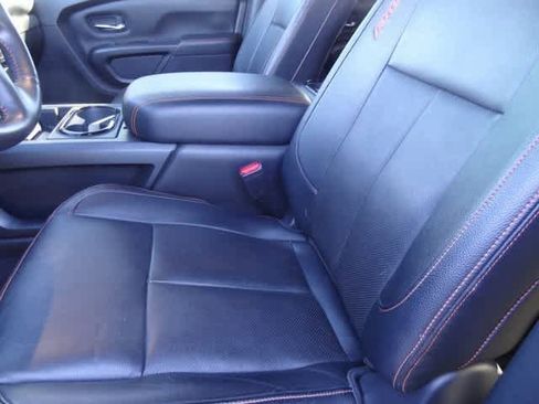 Used 2021 Nissan Titan PRO-4X w/ Pro-4x Convenience Package image 9