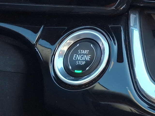 Used 2024 Chevrolet Trax RS w/ Sunroof Package FWD image 18