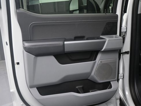 New 2026 Ford F250 XLT w/ XLT Premium Package AWD/4WD image 19