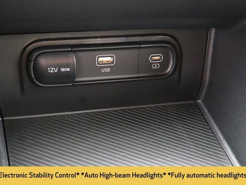 Used 2025 Kia Sportage LX image 8