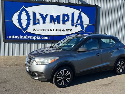 Used 2019 Nissan Kicks SV w/ Exterior Package FWD image 1