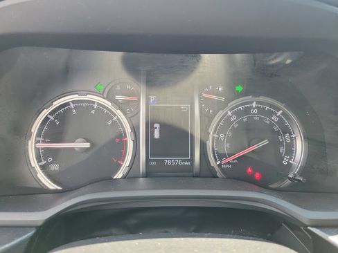 Used 2020 Toyota 4Runner TRD Off-Road Premium w/ Moonroof Package AWD/4WD image 26
