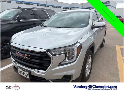 Used 2022 GMC Terrain SLE w/ Driver Convenience Package FWD image 3