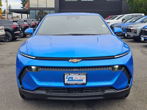 New 2026 Chevrolet Equinox EV LT image 2