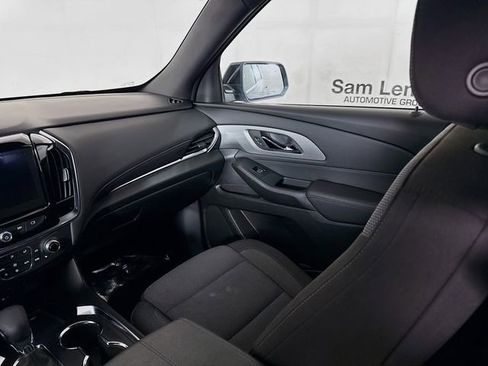 Used 2023 Chevrolet Traverse LT image 24