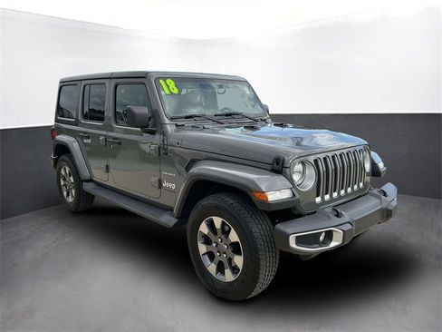 Used 2018 Jeep Wrangler Unlimited Sahara image 8