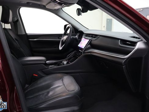 Used 2023 Jeep Grand Cherokee L Limited w/ Black Appearance Package AWD/4WD image 31