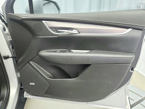 Used 2018 Cadillac XT5 Luxury w/ Driver Awareness Package image 27