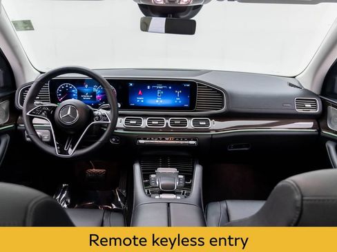 Used 2024 Mercedes-Benz GLS 450 4MATIC image 10