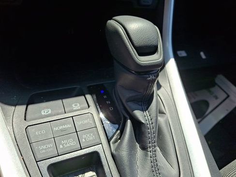 Used 2025 Toyota RAV4 LE AWD/4WD image 15