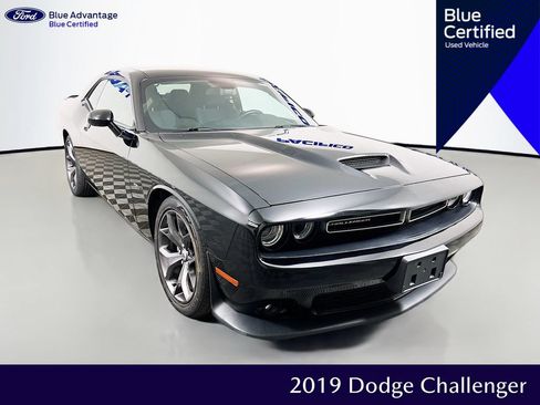 Used 2019 Dodge Challenger R/T RWD image 1