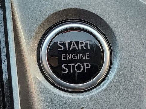 Used 2024 Nissan Altima 2.5 SV AWD/4WD image 17