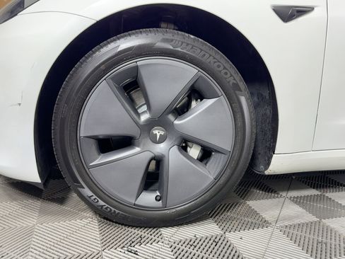 Used 2023 Tesla Model 3 Standard Range image 11