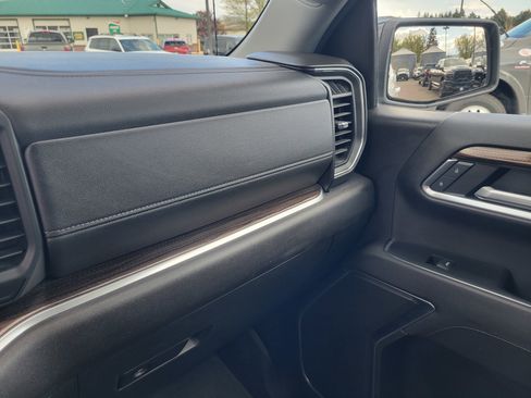 Used 2022 Chevrolet Silverado 1500 RST w/ Z71 Off-Road Package AWD/4WD image 26