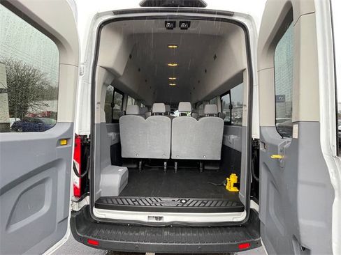 Used 2018 Ford Transit 350 XLT image 17