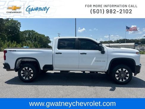 Used 2021 Chevrolet Silverado 2500 Custom w/ Custom Value Package AWD/4WD image 4