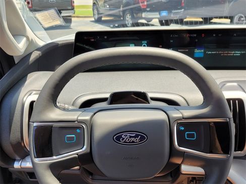 New 2025 Ford Expedition Active image 26
