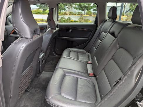 Used 2015 Volvo XC70 T6 image 11