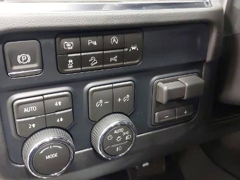 New 2026 Chevrolet Suburban Premier w/ Sun And Tow Package image 23