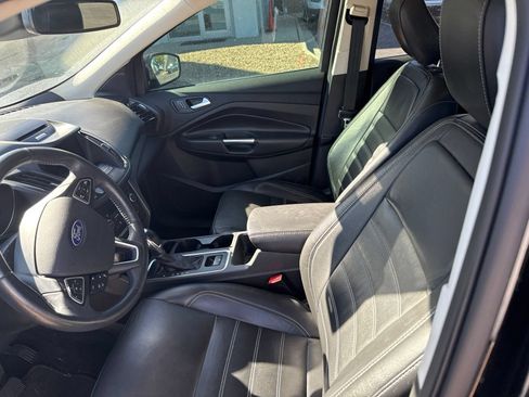 Used 2018 Ford Escape SEL w/ Ford Safe & Smart Package AWD/4WD image 3