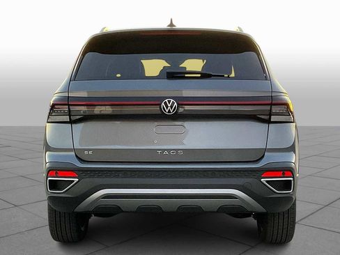 New 2025 Volkswagen Taos SE image 4