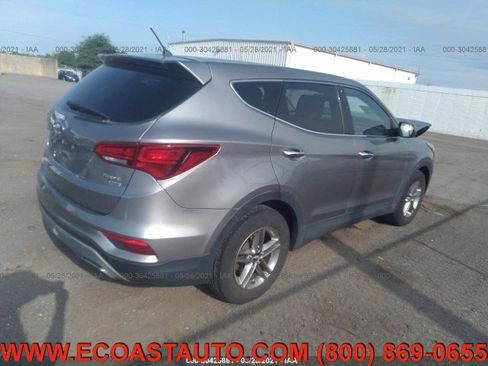 Used 2018 Hyundai Santa Fe Sport image 2