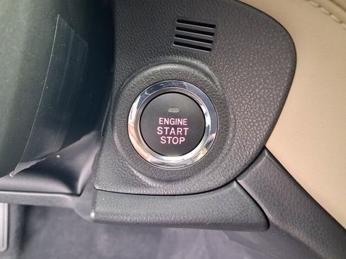 Certified 2025 Subaru Outback Limited image 34