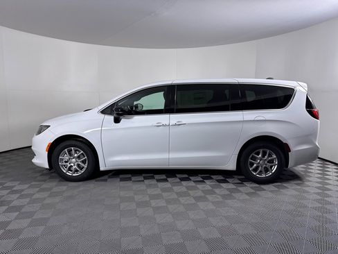 New 2026 Chrysler Voyager LX image 14
