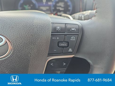 Used 2025 Toyota Camry XSE FWD image 24