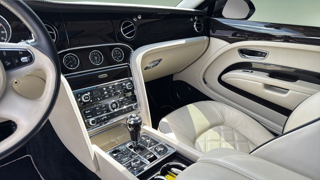 Used 2013 Bentley Mulsanne RWD image 44