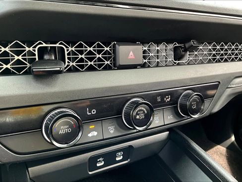 Used 2025 Honda Accord LX image 32