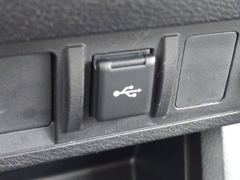 Used 2020 Toyota Tacoma SR image 4