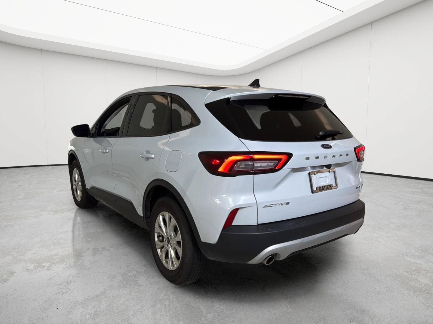 Used 2025 Ford Escape Active AWD/4WD image 25