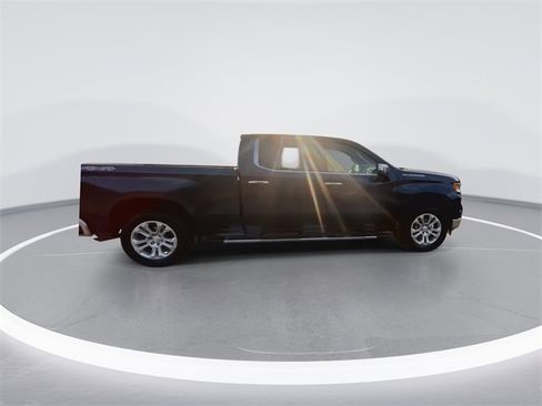 Used 2023 Chevrolet Silverado 1500 LTZ image 12
