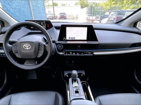 Used 2025 Toyota Prius XLE FWD image 15