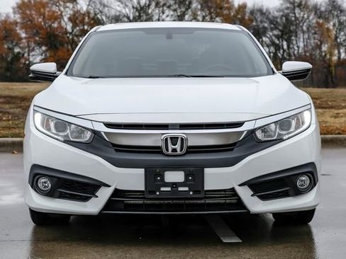 Used 2018 Honda Civic EX-T image 10