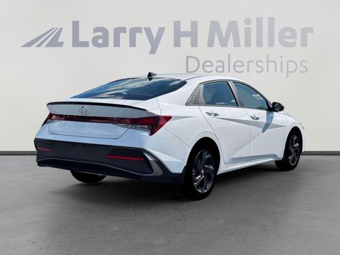 New 2026 Hyundai Elantra SEL Sport FWD image 7