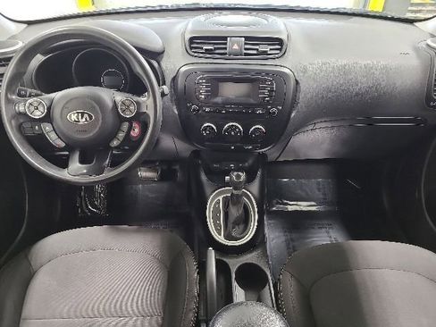 Used 2015 Kia Soul FWD image 2