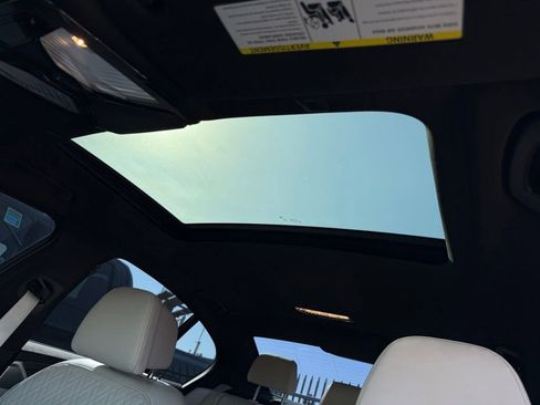 Used 2023 BMW 530e w/ Premium Package RWD image 17