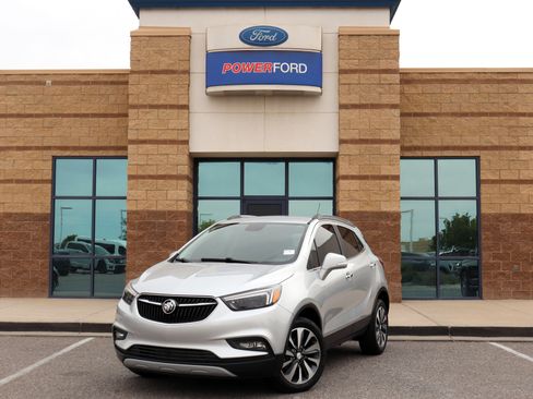 Used 2019 Buick Encore Essence AWD/4WD image 2