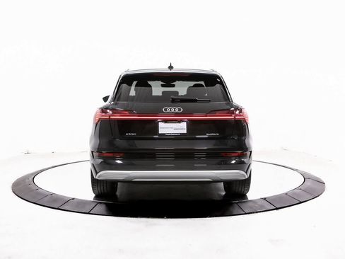 Used 2022 Audi e-tron Premium image 6