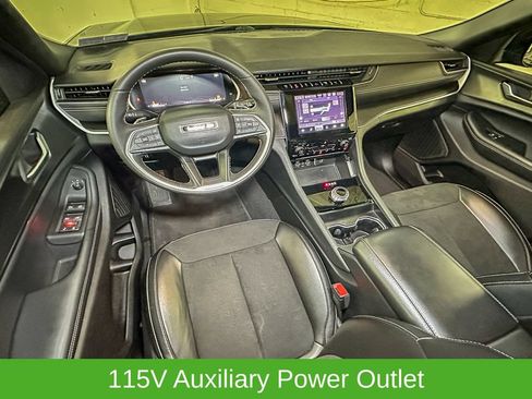 Used 2024 Jeep Grand Cherokee L Altitude AWD/4WD image 12