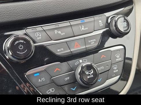 Used 2022 Chrysler Pacifica Touring-L FWD image 20